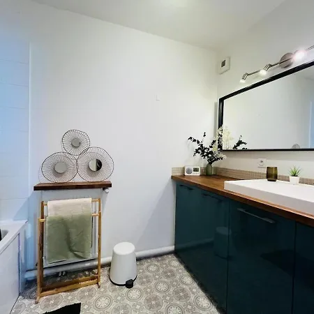 Casa - 3 - Parking - Balcon Apartment *